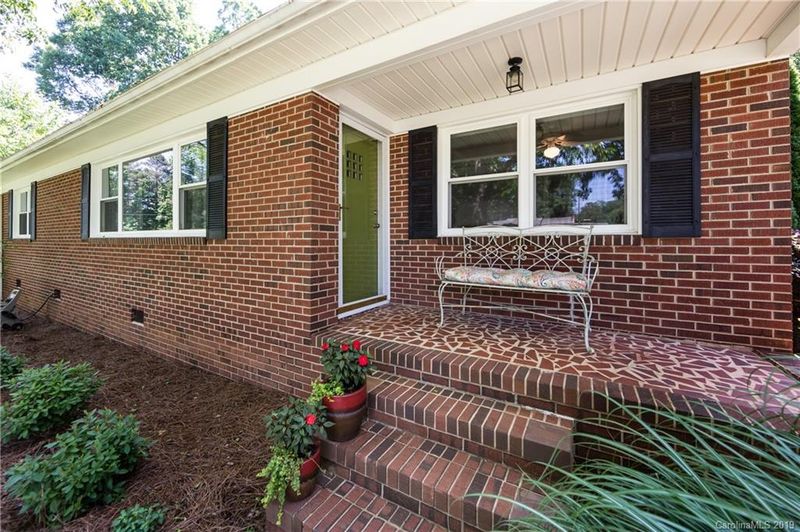 4432 Mcclure Rd, Charlotte, NC 28216