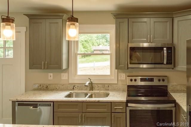 1021 E 22nd St, Kannapolis, NC 28083
