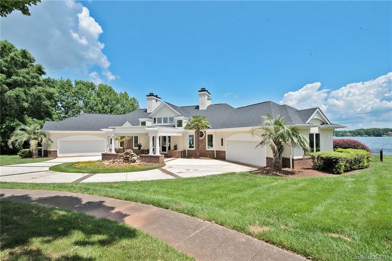 3566 Governors Island Dr, Denver, NC 28037