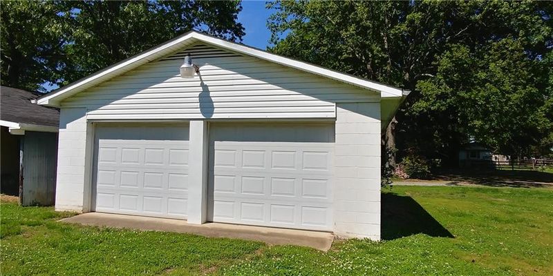 4728 Springs Rd, Conover, NC 28613