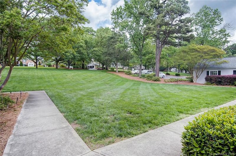 7053 Quail Hill Rd, Charlotte, NC 28210