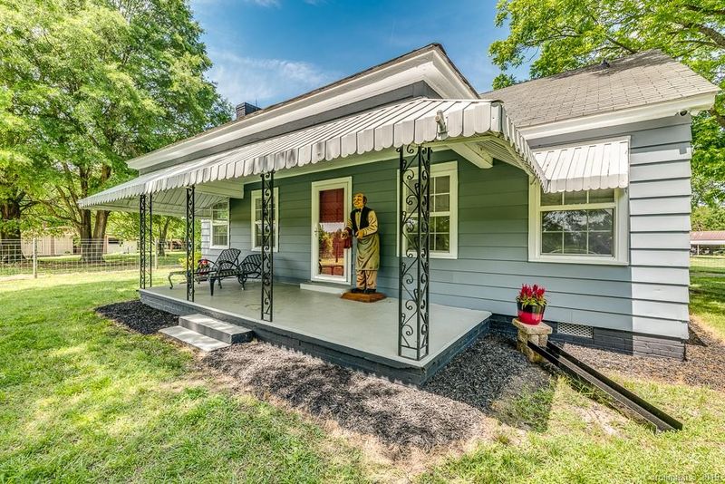 1632 Ridge Rd, Charlotte, NC 28262