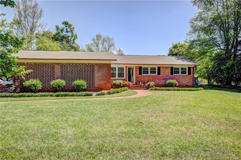 3535 Farrhill Rd, Charlotte, NC 28214