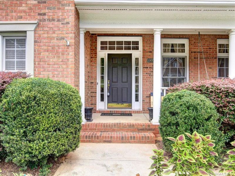 10001 Reniston Dr, Charlotte, NC 28210