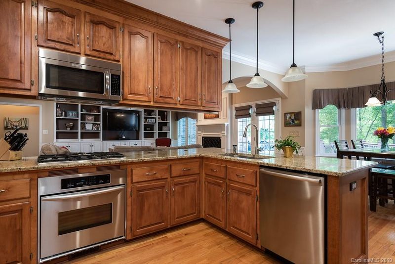 5468 Ashbury Ln, Davidson, NC 28036