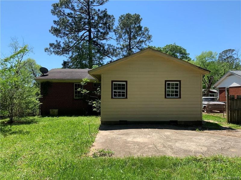 4336 Knollcrest Dr, Charlotte, NC 28208