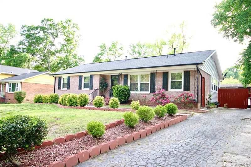 2915 Flintridge Dr, Charlotte, NC 28212