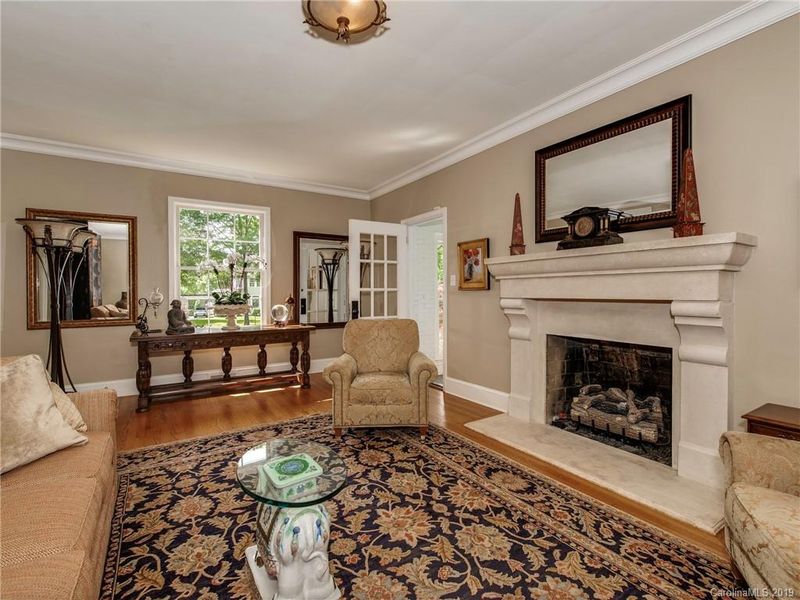 2549 Selwyn Ave, Charlotte, NC 28209