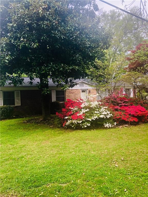 617 21st Ave NE, Hickory, NC 28601