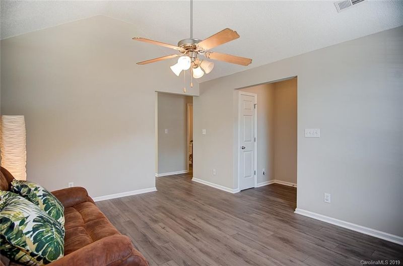 2524 Pine Bark Ct, Gastonia, NC 28052