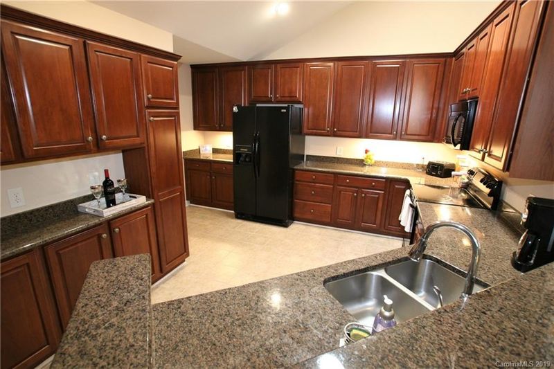 5509 Prosperity View Dr, Charlotte, NC 28269
