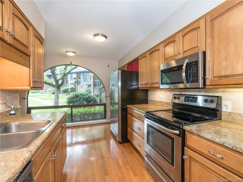 5805 Sharon Rd #B, Charlotte, NC 28210