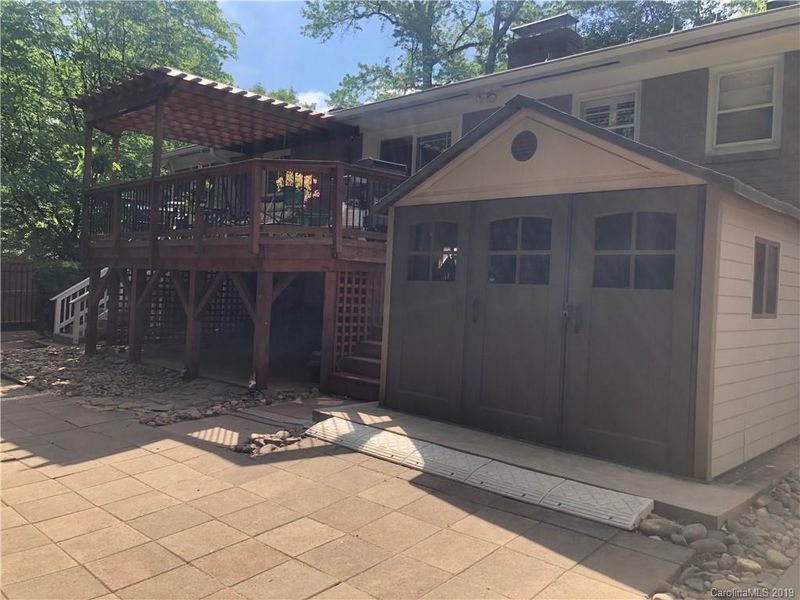 2209 Wensley Dr, Charlotte, NC 28210