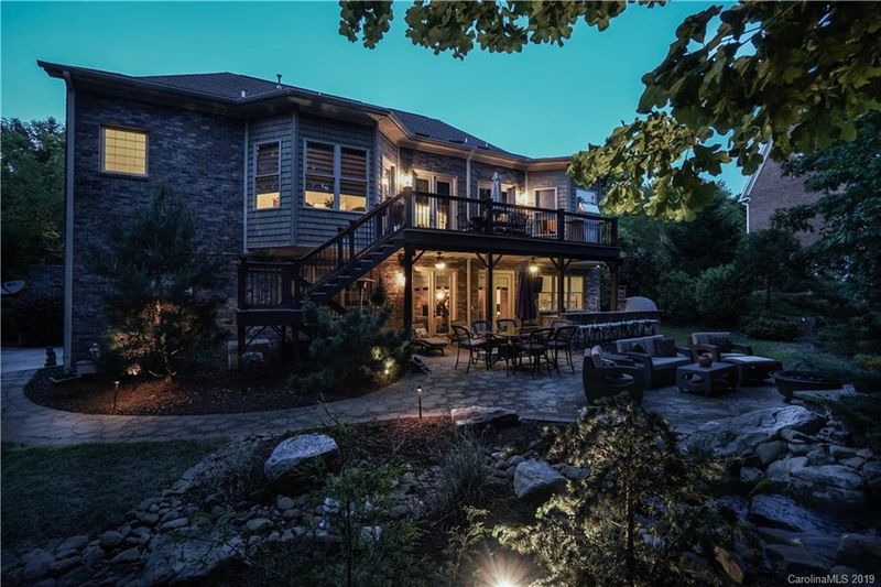 7083 Harbor Ct, Tega Cay, SC 29708