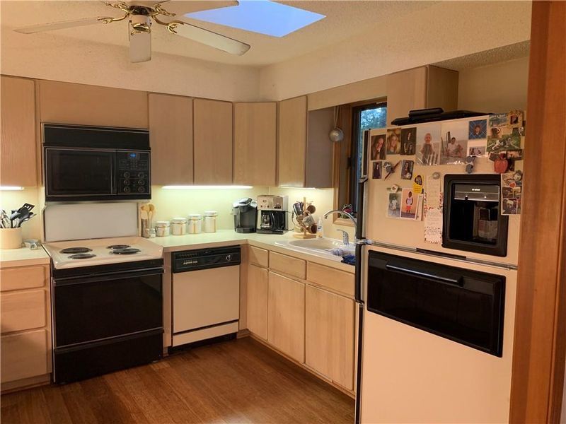 5231 Olde School Dr, Hickory, NC 28602