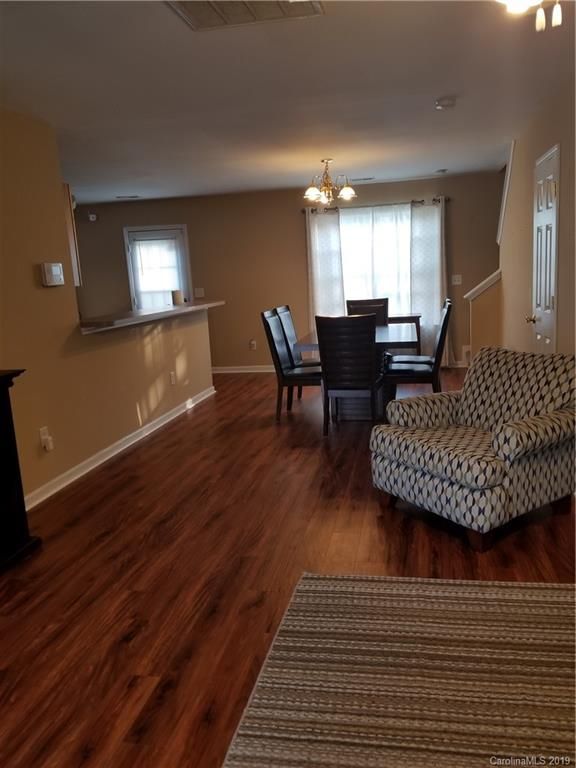 805 Valley Ridge Rd, Charlotte, NC 28214