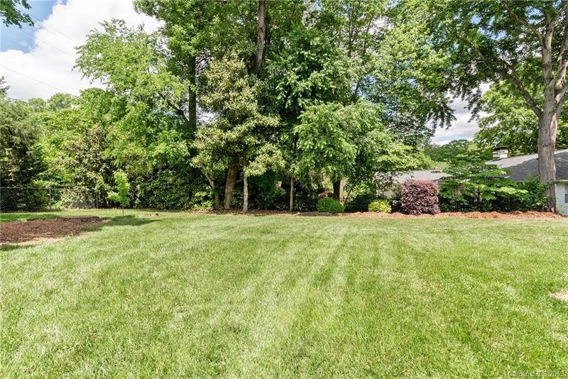 2726 Inverness Rd, Charlotte, NC 28209