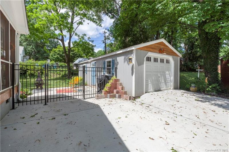 4422 Raney Way, Charlotte, NC 28205
