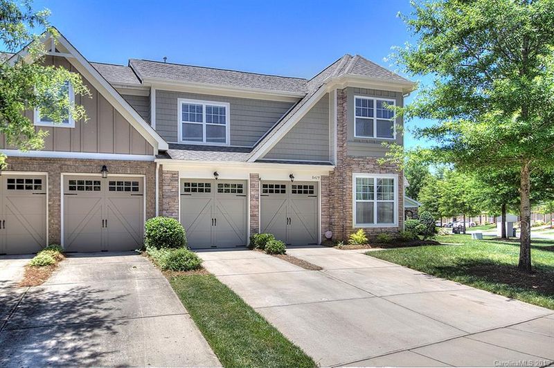 8419 Loxton Cir, Charlotte, NC 28214