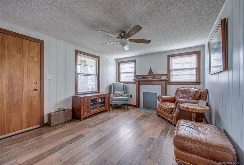 601 Main St, Dallas, NC 28034