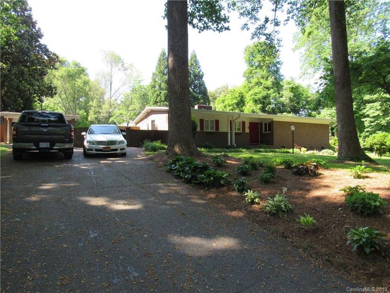 2305 Scottwood Dr, Gastonia, NC 28054