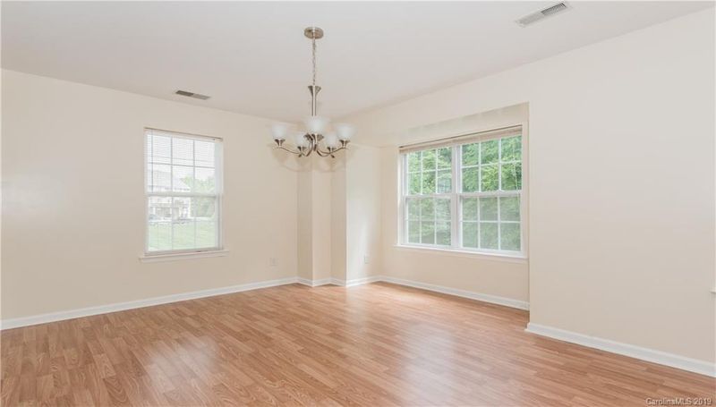 10007 Treeside Ln, Matthews, NC 28105
