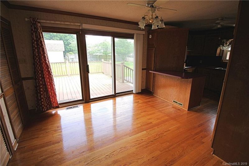 206 Franklin St, Pineville, NC 28134