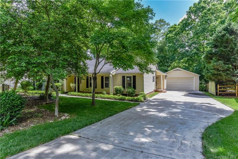 4801 Dawnridge Dr, Charlotte, NC 28226