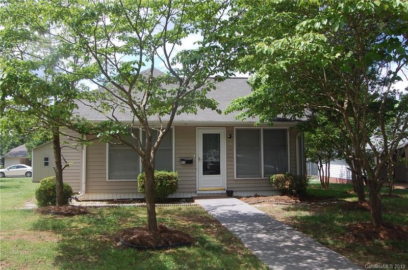 1015 Valley St, Kannapolis, NC 28081