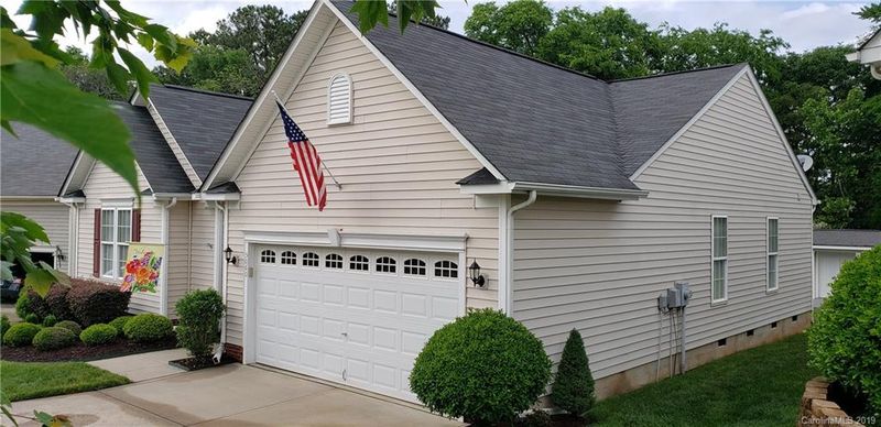 5060 Sunburst Ln, Charlotte, NC 28213