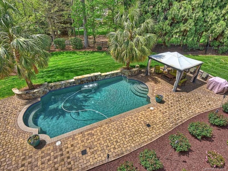18500 Square Sail Rd, Cornelius, NC 28031