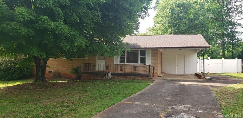 4221 Heatherstone Dr, Gastonia, NC 28056