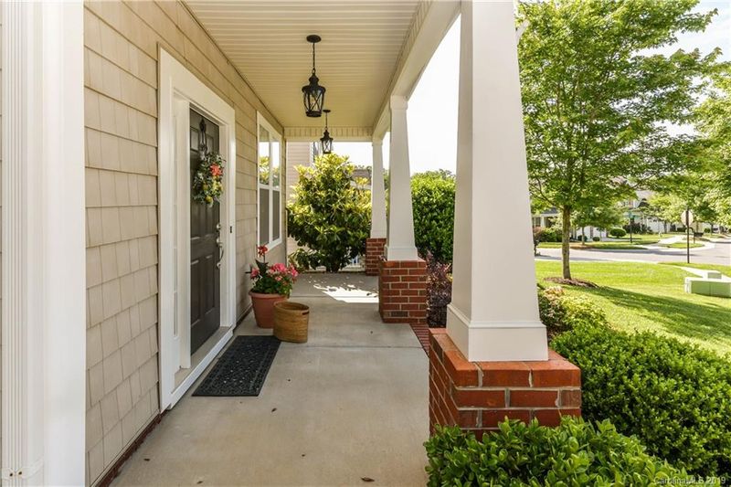 9721 Long Hill Dr, Charlotte, NC 28214