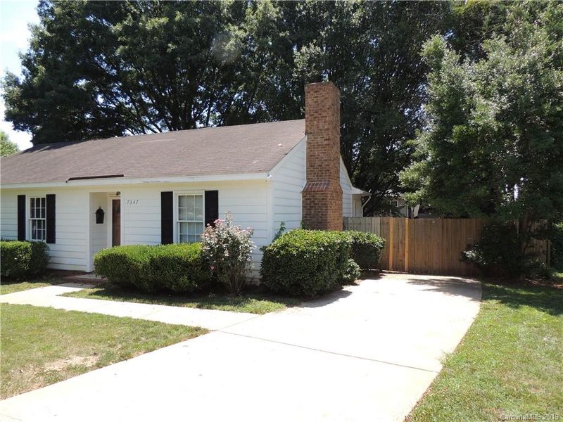 7347 Morris Pond Dr, Charlotte, NC 28227