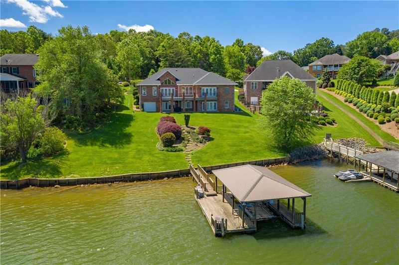 4863 1st Street Ct, Hickory, NC 28601