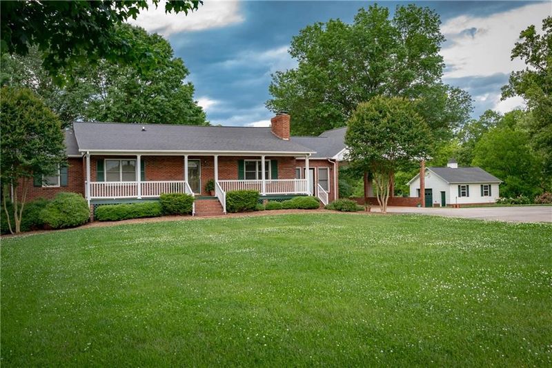 5585 Startown Rd, Newton, NC 28658
