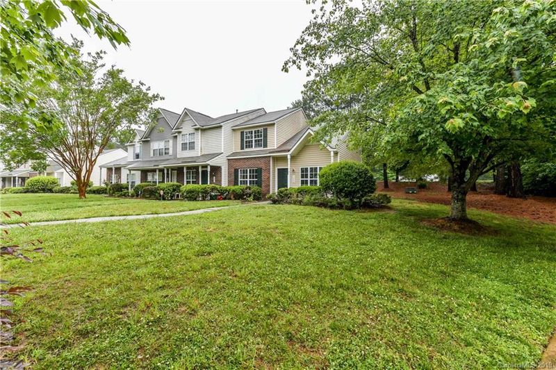 7662 Petrea Ln, Charlotte, NC 28227