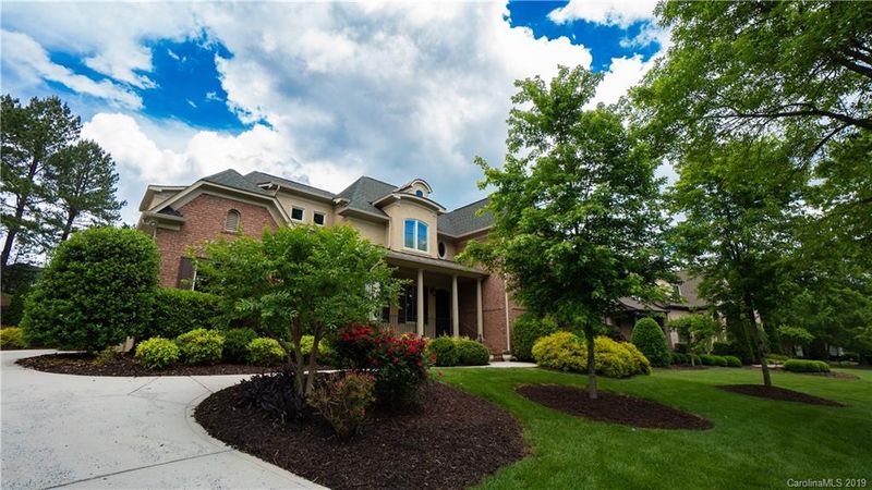 18831 Parting Oaks Ln, Davidson, NC 28036