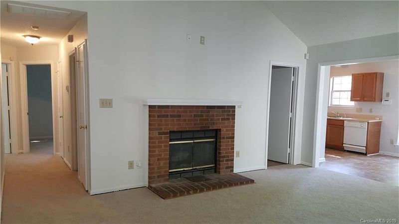 8510 Lockerbie Ln, Charlotte, NC 28215