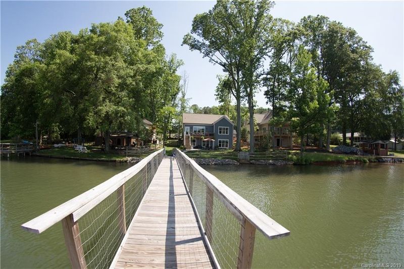 7975 Water Oaks Dr, Denver, NC 28037