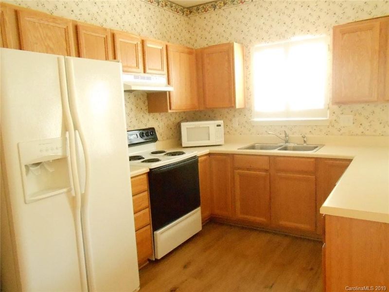 18036 Delmas Dr, Cornelius, NC 28031