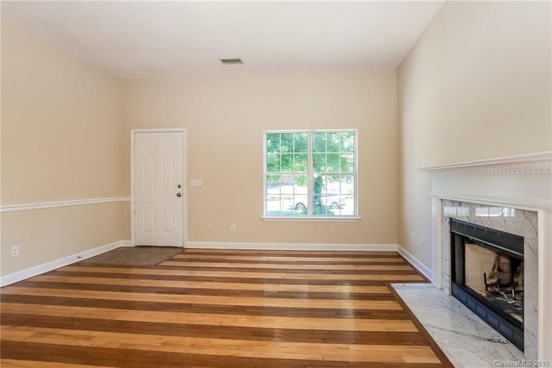 930 Northwood Dr, Charlotte, NC 28216