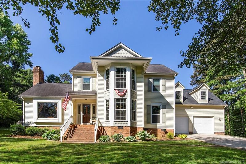 14400 Hackamore Dr, Matthews, NC 28105