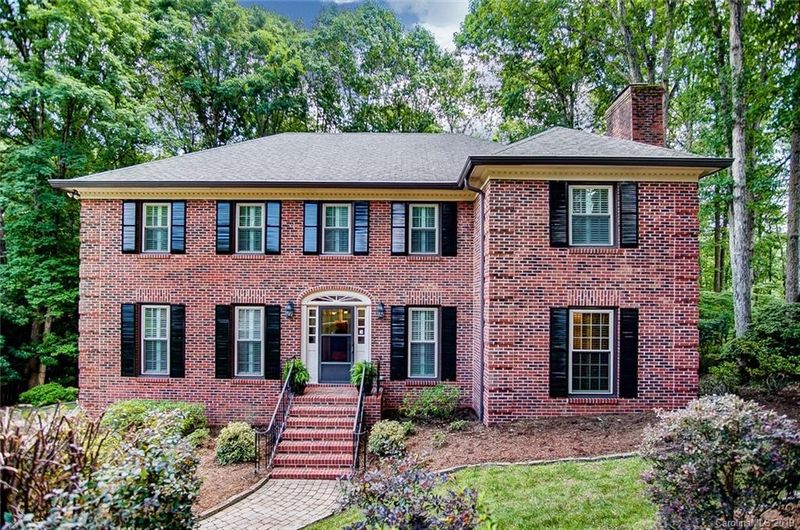 9901 Whitethorn Dr, Charlotte, NC 28277