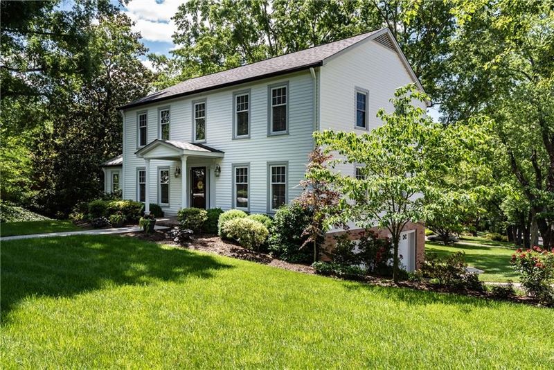 1031 13th Ave NW, Hickory, NC 28601