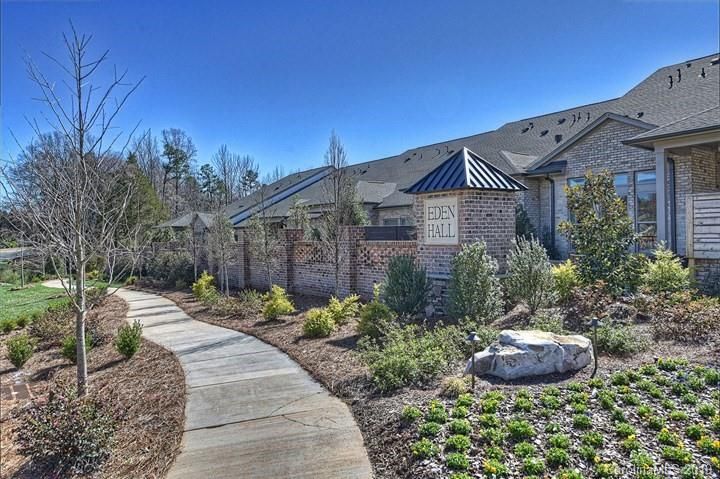 922 Greenbridge Dr, Matthews, NC 28105