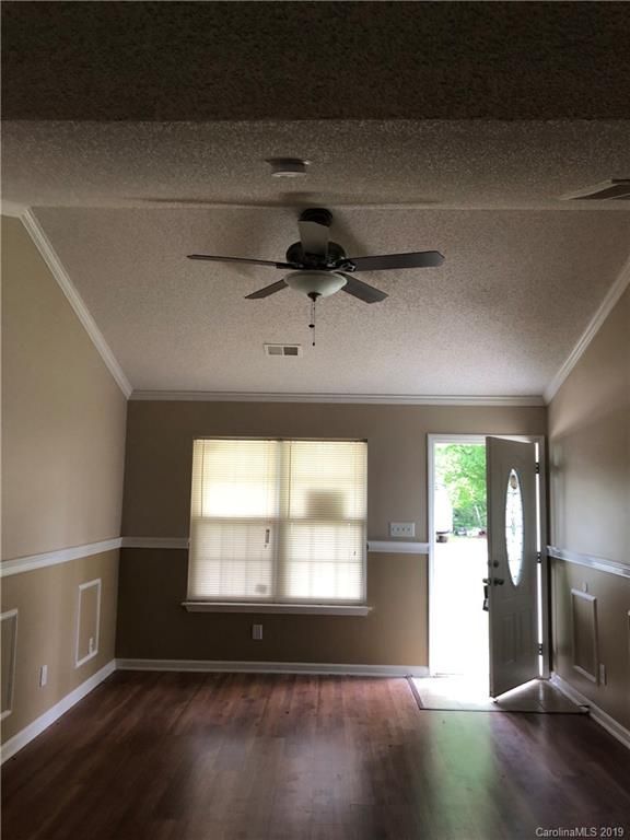 3221 Lasalle St, Charlotte, NC 28216