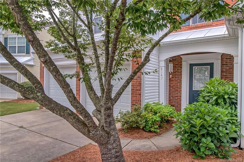 8147 Kincaid Ct, Charlotte, NC 28277