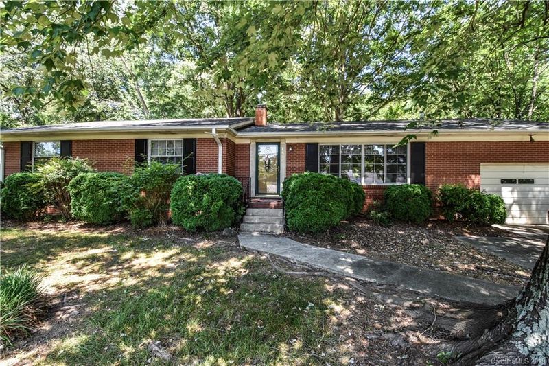1418 Upper Enochville Rd, Kannapolis, NC 28081