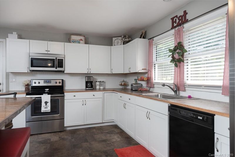 403 Hulls Grove Church Rd, Vale, NC 28168